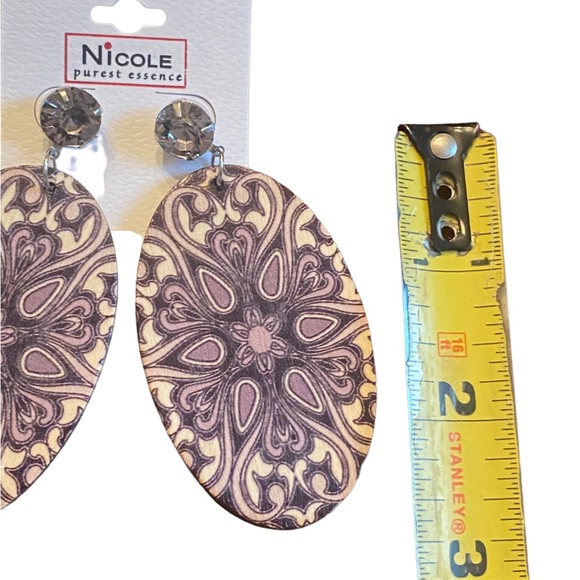 Boho Style Lightweight Painted Wood Oval Drop Earrings - Picture 5 of 5